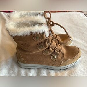 Sorel Tan Winter Boots with Faux Fur